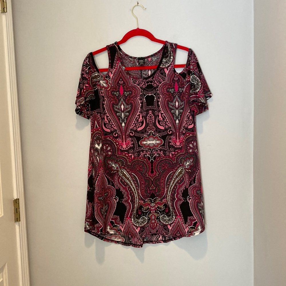 ⭐️Paisley Shirt⭐️3 for $15